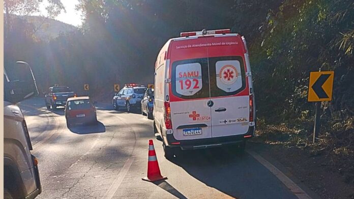 Queda de moto na BR-356, em Itabirito, mobiliza Samu e Polícia Militar