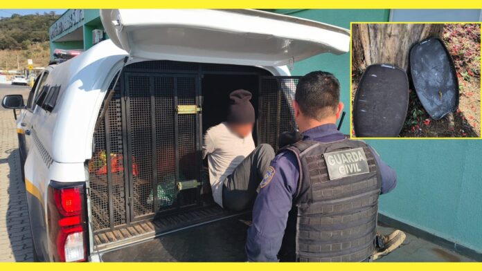 Nesta segunda (18/8), em Itabirito (MG), um homem em situação de rua foi pego, com produtos furtados, pela Guarda Civil Municipal (GCM).