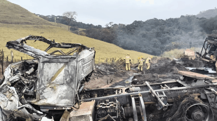 BR-040: motorista morre carbonizado em acidente com carreta que transportava etanol em Congonhas