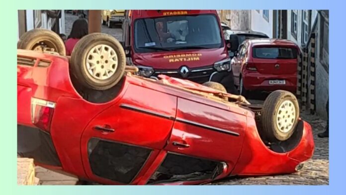 Carro capota em ladeira de Ouro Preto: mãe e 2 filhas ficam feridas após possível falha nos freios