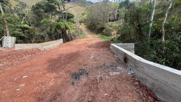 Prefeitura de Ouro Preto conclui reconstrução da ponte do Pocinho