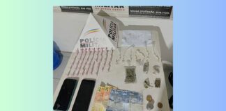 Após denúncia, PM desarticula conhecida biqueira de Mariana; 2 presos