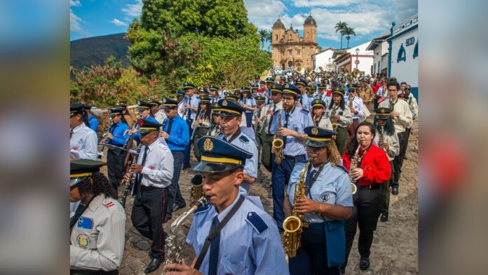 Mariana: Jubileu das Bandas reúne 345 músicos em peregrinação