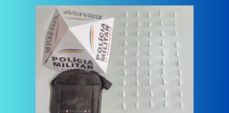 Itabirito: PM apreende 50 pinos de cocaína após denúncia de tráfico na escadaria da Vila Gonçalo Itabirito: PM apreende 50 pinos de cocaína após denúncia de tráfico na escadaria da Vila Gonçalo