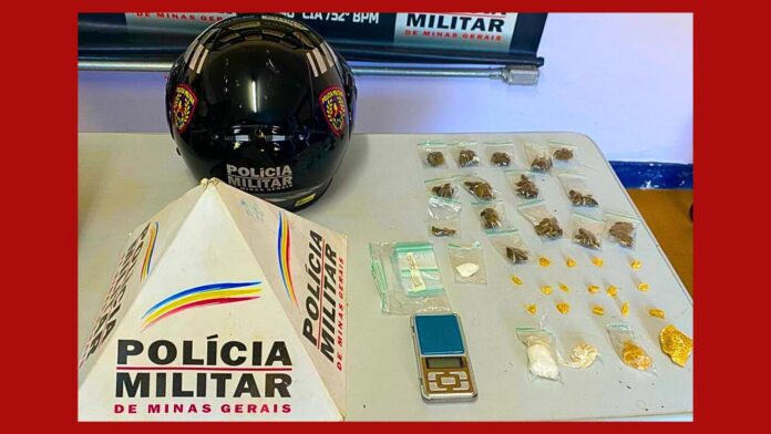 Tráfico feito por menores em via pública de Antônio Dias, em Ouro Preto: drogas são apreendidas pela PM