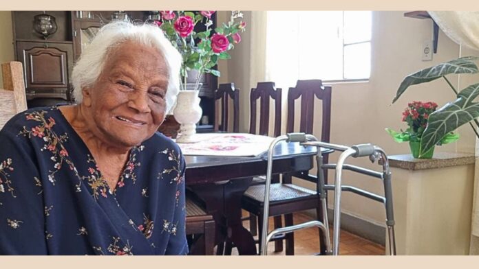 Vila Gonçalo, Itabirito: Dona Nega, 102 anos de idade completados neste mês; ‘Graças a Deus’, diz ela