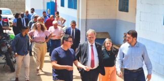 Presidente do TCE-MG visita Apac de Itabirito e exalta a possiblidade de o recuperando cursar faculdade Presidente do TCE-MG visita Apac de Itabirito e exalta a possiblidade de o recuperando cursar faculdade