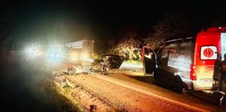 MG: batida entre carros na BR-267 deixa idosa morta e 4 feridos MG: batida entre carros na BR-267 deixa idosa morta e 4 feridos