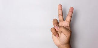 BH: jovem é assassinado por causa de gesto em foto; para autores, sinal é referência ao Comando Vermelho https://radargeral.com.br/belo-horizonte/bh-jovem-faz-gesto-em-foto-e-e-assassinado-para-autores-sinal-e-referencia-ao-comando-vermelho/