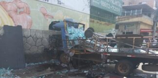 MG: durante socorro, paciente morre após ambulância ser atingida por carro conduzido por inabilitado MG: durante socorro, paciente morre após ambulância ser atingida por carro conduzido por inabilitado