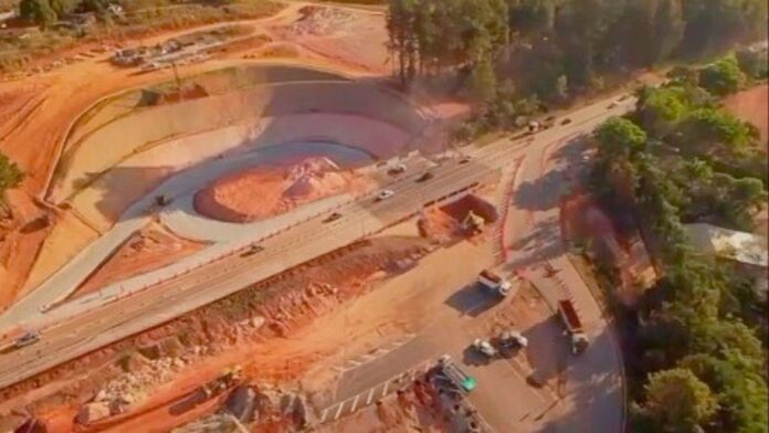 ‘Liberado fluxo da pista principal’: avançam obras no Trevo do Maracujá, BR-356, entre Itabirito e Ouro Preto
