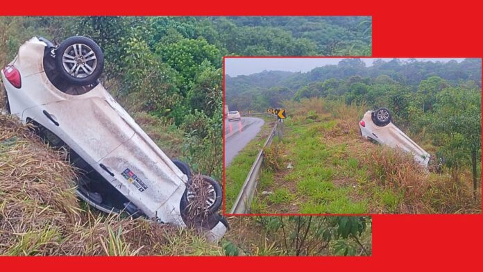Carro do Farid capota na BR-356, em Ouro Preto