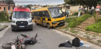 MG: choque entre moto e micro-ônibus escolar mata motociclista; VEJA VÍDEO MG: choque entre moto e micro-ônibus escolar mata motociclista; VEJA VÍDEO