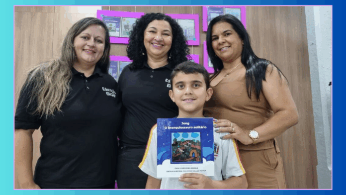 Guilherme Hallais transforma quase 300 alunos em escritores; escola é pioneira do projeto em Itabirito