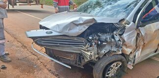 Perto do Alphaville: desvio brusco de objeto na BR-356 termina em acidente envolvendo caminhão e 3 carros Perto do Alphaville: desvio brusco de objeto na BR-356 termina em acidente envolvendo caminhão e 3 carros