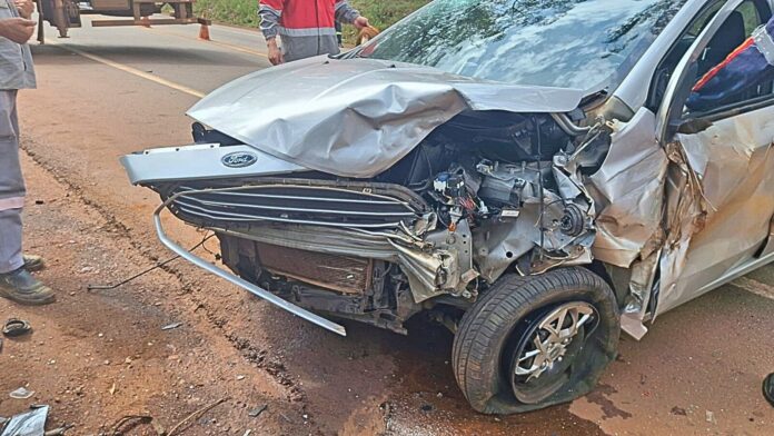 Perto do Alphaville: desvio brusco de objeto na BR-356 termina em acidente envolvendo caminhão e 3 carros