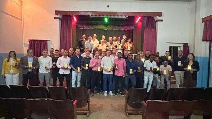 Prêmio Cuíca em Itabirito homenageia destaques do esporte e perpetua legado de Paulino Maurílio