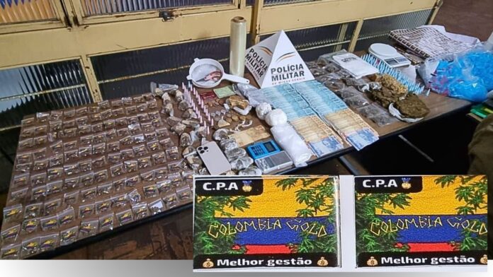 Grande apreensão de drogas pela PM em Itabirito: entorpecentes tinham até 'selo CPA de qualidade'