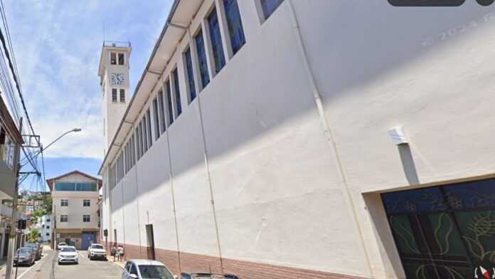 Disparos de arma de fogo acertam 2 homens na madrugada do Centro de Itabirito  