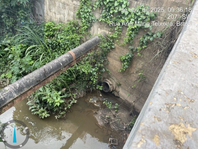 Óleo no Córrego Criminoso: Secretaria de Meio Ambiente de Itabirito fiscaliza estabelecimentos