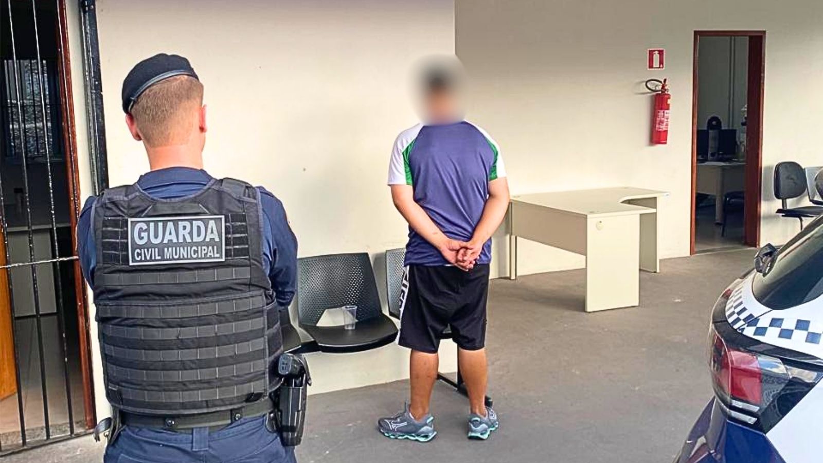 Adolescente é pego pela GCM por uso e porte de droga no Centro de Itabirito após denúncia de tráfico Adolescente é pego pela GCM por uso e porte de droga no Centro de Itabirito após denúncia de tráfico