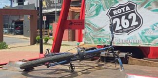 Itabirito: menor empina bicicleta entre pessoas; outro desacata GCM e acaba na delegacia; bikes removidas 2 bikes removidas na Centenário: adolescente empina bicicleta entre pedestres; outro desacata GCM e foge