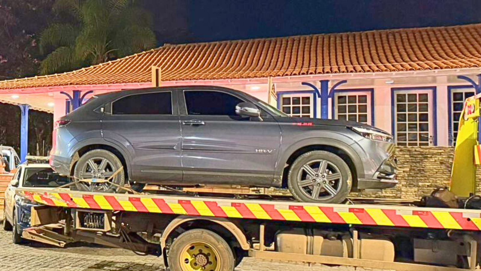 Carro furtado de R$ 160 mil entra em Mariana, sistema o identifica e motorista é preso pela Romu Carro furtado de R$ 160 mil entra em Mariana, sistema o identifica e motorista é preso pela Romu