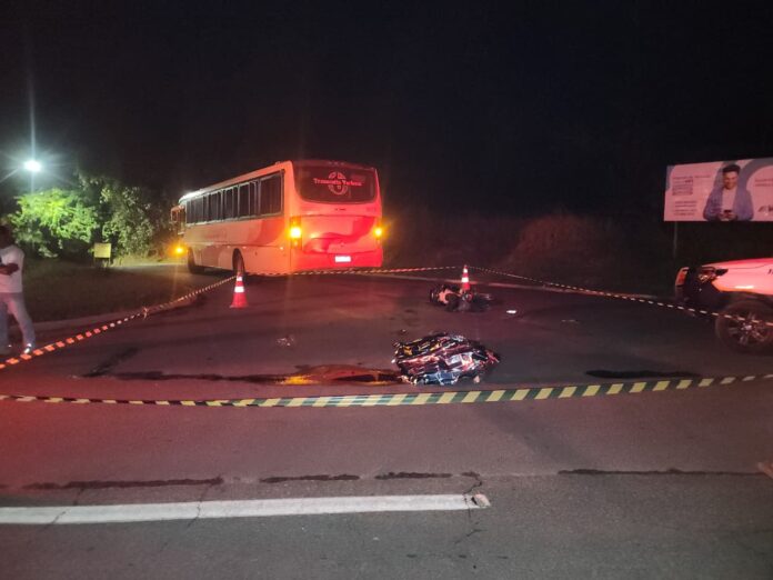 MG-262, Mariana: motociclista inabilitado morre em colisão com ônibus no trevo de Furquim