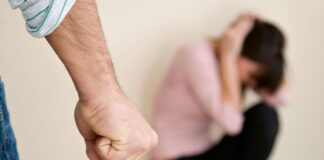 Mariana: mulher é encontrada gravemente ferida em barranco; homem é preso por tentativa de feminicídio Mulher é encontrada gravemente ferida em barranco e homem é preso por tentativa de feminicídio em Mariana