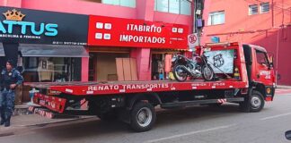 Blitz em Itabirito termina em prisão após motociclista recusar se identificar e confrontar a GCM Blitz em Itabirito termina em prisão após motociclista recusar se identificar e confrontar a GCM