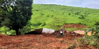 MG: deslizamento de terra mata mãe, filhos e padrasto MG: fortes chuvas provocam deslizamento de terra e matam mãe, filhos e padrasto