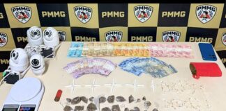 Itabirito: jovem (de 18 anos) é pego com crack, cocaína, maconha e dinheiro na Favelinha do Praia Itabirito: jovem (de 18 anos) é pego com crack, cocaína, maconha e dinheiro na Favelinha do Praia