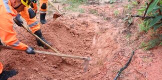 MG: corpo é encontrado enterrado próximo a campo de futebol MG: corpo é encontrado enterrado próximo a campo de futebol