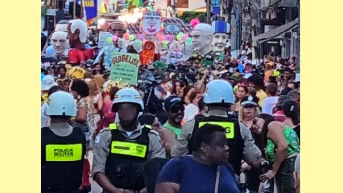 Capitão da PM em Itabirito se coloca à disposição de folião atingido por spray de pimenta no Carnaval