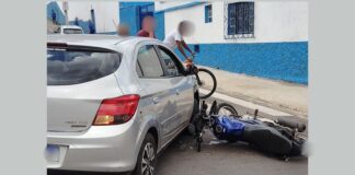Itabirito: carro e moto se chocam em cruzamento na Vila Gonçalo; vítima com suspeita de fratura Itabirito: carro e moto se chocam em cruzamento no começo da Vila Gonçalo