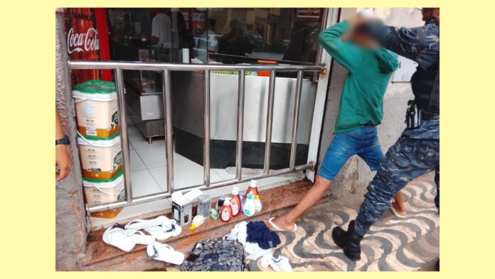 Itabirito: ladrão colostomizado é preso pela GCM com itens furtados após cliente impedir ação criminosa