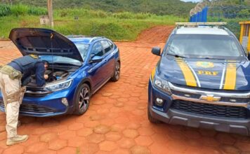 Jardim Canadá: carro roubado no RJ, adulterado e com placas clonadas, é recuperado na BR-040 Jardim Canadá: carro roubado no RJ, adulterado e com placas clonadas, é recuperado na BR-040