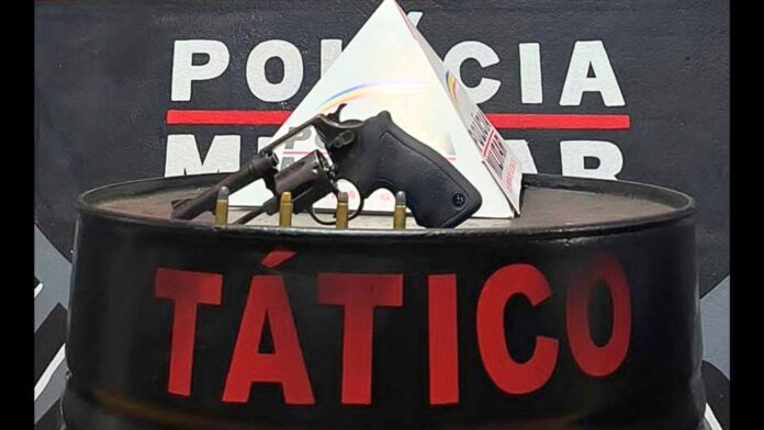 Mariana: após denúncia de tiros, homem é preso com posse ilegal de arma no Jardim Santana