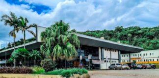 ‘Termina logo, neguinha!’: acusação de injúria racial na Rodoviária de Itabirito acaba na delegacia ‘Termina logo, neguinha!’: acusação de injúria racial na Rodoviária de Itabirito acaba na delegacia