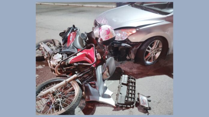Itabirito: motociclista fica ferida após ser atingida por carro que tentava conversão perto do Isap