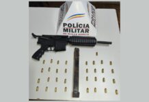 Itabirito: filho é preso pela PM após espancar mãe idosa; arma é encontrada no carro do autor Itabirito: filho é preso pela PM após espancar mãe idosa; arma é encontrada no carro do autor