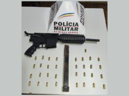 Itabirito: filho é preso pela PM após espancar mãe idosa; arma é encontrada no carro do autor Itabirito: filho é preso pela PM após espancar mãe idosa; arma é encontrada no carro do autor