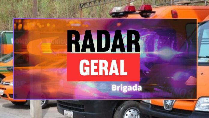 Itabirito: jovem toma chutes e socos em ponto de ônibus e tem celular roubado