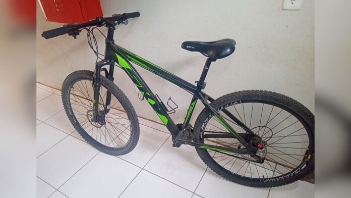 Itabirito: ladrão contumaz furta 2 bikes em 2 semanas em prédio do Bela Vista; VEJA VÍDEO
