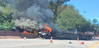 Celinha, Itabirito: motociclista morre carbonizado em acidente com carreta na BR-040; VEJA VÍDEO Celinha, Itabirito: motociclista morre carbonizado em acidente com carreta na BR-040