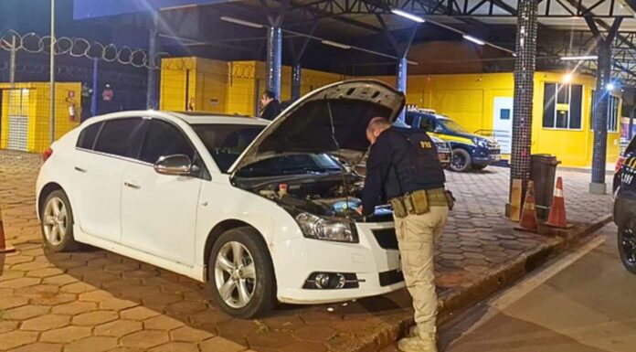 BR-040: homem é preso e carro furtado em BH é recuperado na barreira da PRF em Nova Lima