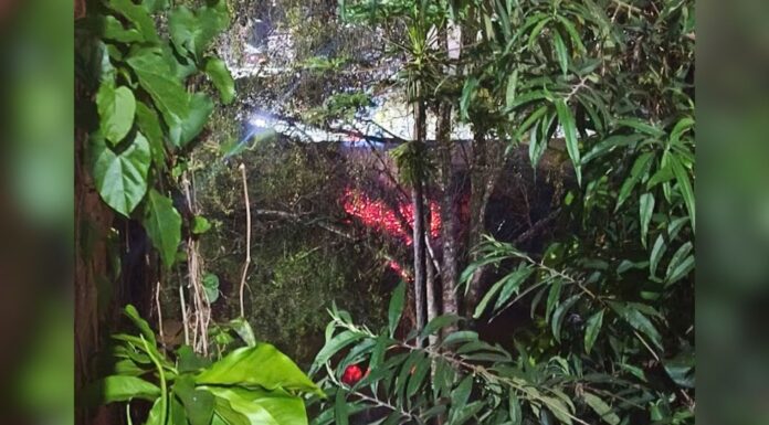 Incêndio no Centro de Itabirito mobiliza a Brigada e assusta moradores Incêndio no Centro de Itabirito mobiliza a Brigada e assusta moradores