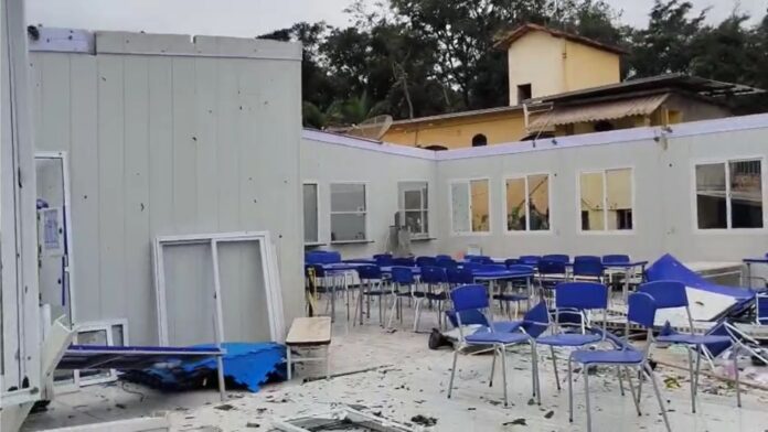 Sem perspectiva de volta às aulas: Escola dos Portões em Itabirito segue interditada após estragos da chuva Sem perspectiva de volta às aulas: Escola dos Portões em Itabirito segue interditada após estragos da chuva