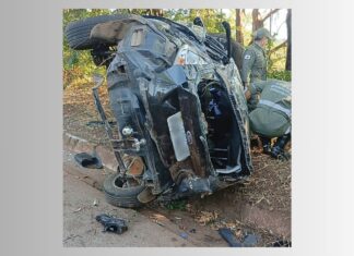 BR-356: carro capota na Serra da Santa em Itabirito; 3 vítimas, sendo 1 grave BR-356: carro capota na Serra da Santa em Itabirito; 3 vítimas, sendo 1 grave