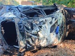 Carro que capotou na BR-356, Serra da Santa, Itabirito: inabilitado nega bafômetro e é conduzido pela PMRv Carro que capotou na BR-356, Serra da Santa, Itabirito: inabilitado nega bafômetro e é conduzido pela PMRv